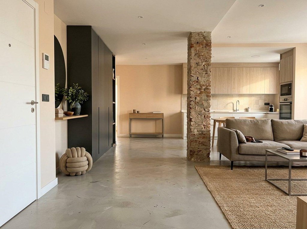 Foto 1 Moderniza tu vivienda antigua en Vigo: reforma completa con diseño y funcionalidad