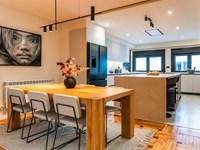 ¿Puedo integrar una zona de comedor en mi diseño de cocina Scavolini?